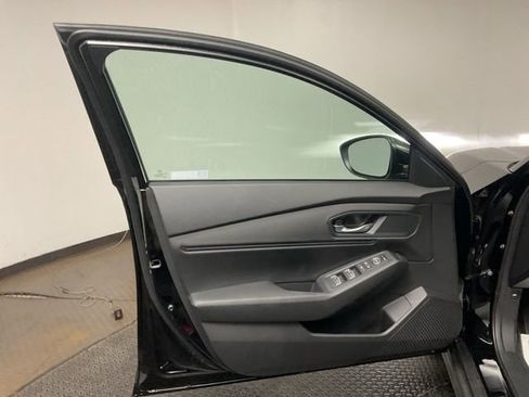 New 2025 Honda Accord SE image 9