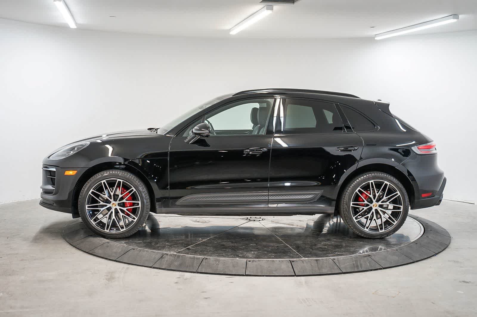 Certified 2026 Porsche Macan S AWD/4WD image 2
