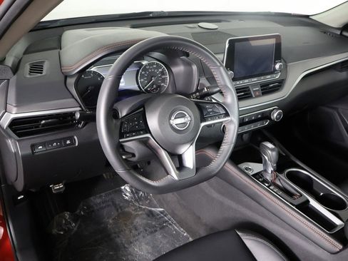 Used 2024 Nissan Altima 2.5 SR image 23