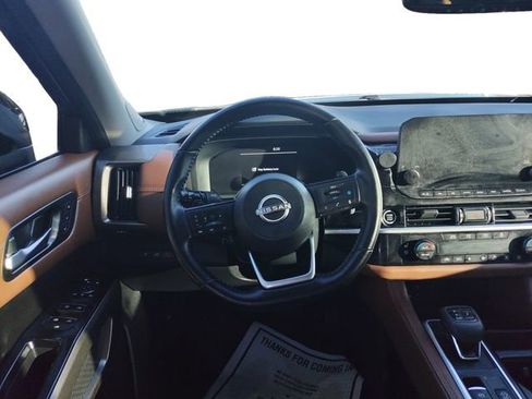 Used 2022 Nissan Pathfinder Platinum w/ Cargo Package image 12