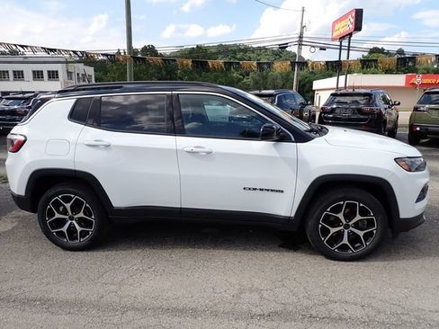 Used 2025 Jeep Compass Limited AWD/4WD image 8
