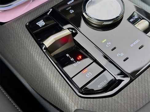 Used 2025 BMW X3 xDrive30i w/ Convenience Package image 16