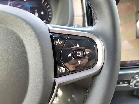 New 2026 Volvo XC90 B6 Plus w/ Protection Package Premier image 36