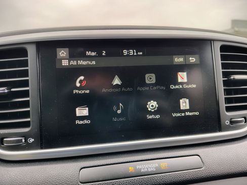 Used 2022 Kia Sportage LX image 3