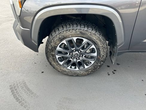 Used 2023 Toyota Tundra Limited AWD/4WD image 29