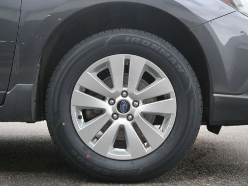 Used 2019 Subaru Outback 2.5i Premium image 13