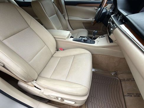 Used 2014 Lexus ES 300h image 19