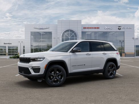 New 2025 Jeep Grand Cherokee Limited w/ Black Appearance Package image 37