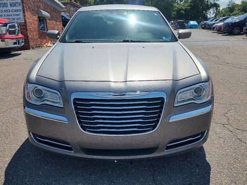 Used 2014 Chrysler 300 RWD image 8