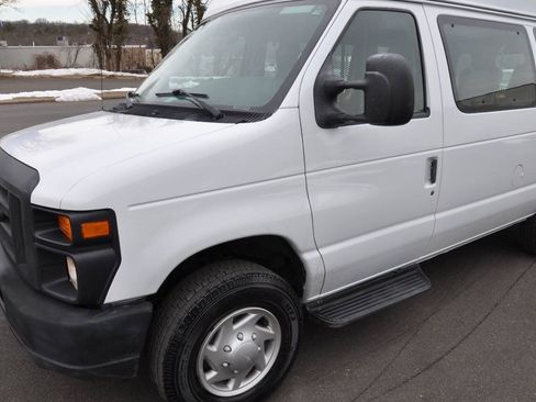 Used 2014 Ford E-250 and Econoline 250 Extended w/ Power Group RWD image 4