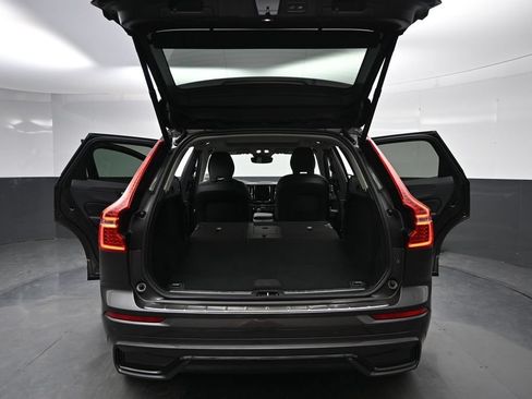 Used 2024 Volvo XC60 B5 Plus w/ Protection Package Premier AWD/4WD image 19