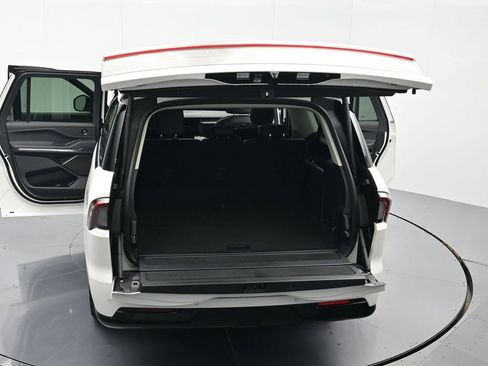 New 2026 Lincoln Navigator L Premier AWD/4WD image 46