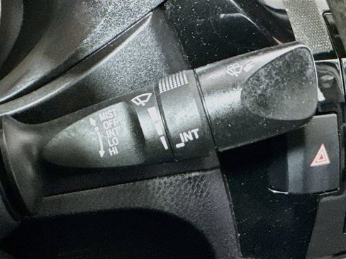 Used 2015 Toyota Corolla LE FWD image 13