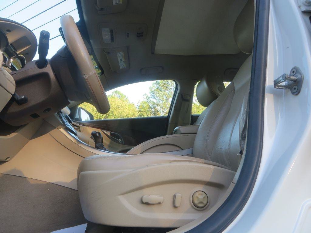 Used 2010 Buick LaCrosse CXL FWD image 9