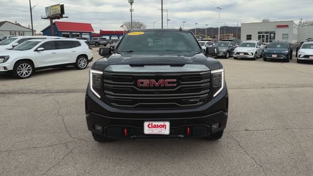Used 2024 GMC Sierra 1500 AT4 w/ Technology Package AWD/4WD image 8