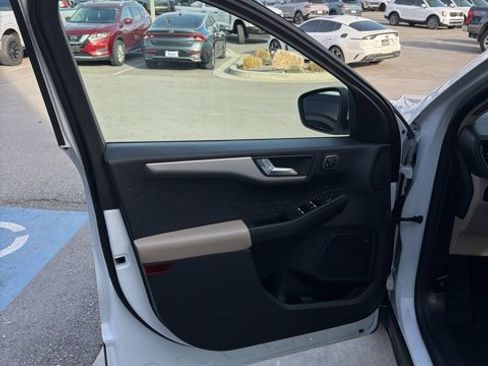 Used 2020 Ford Escape SEL image 10