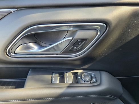 Used 2023 Chevrolet Suburban LS image 15