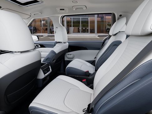 New 2026 Kia Carnival SX Prestige FWD image 18