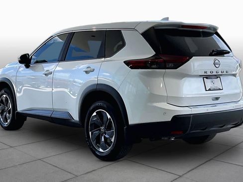 Used 2026 Nissan Rogue SV FWD image 11