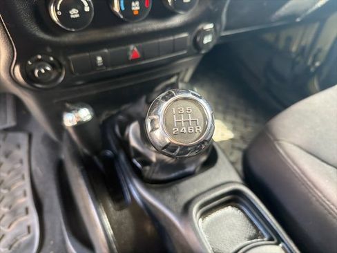 Used 2013 Jeep Wrangler Sport AWD/4WD image 20