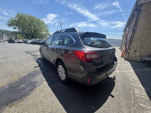 Used 2018 Subaru Outback 2.5i AWD/4WD image 3