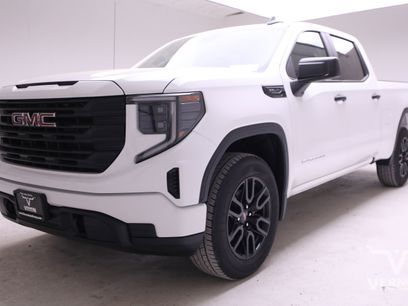 New 2026 GMC Sierra 1500 Pro w/ Graphite Edition