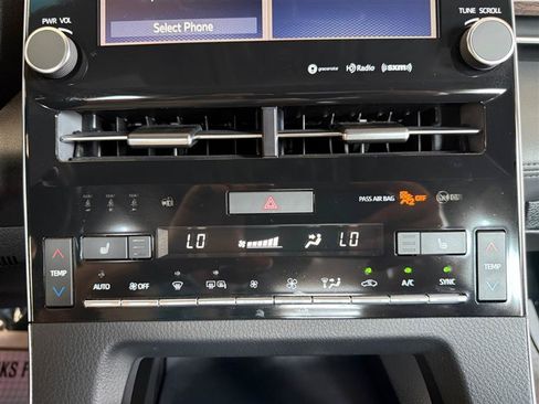 Used 2019 Toyota Avalon XLE w/ Moonroof Package FWD image 25
