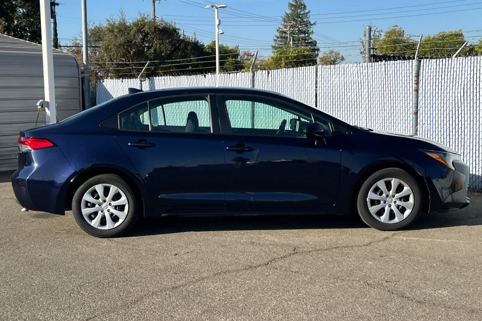 Used 2025 Toyota Corolla LE FWD image 6