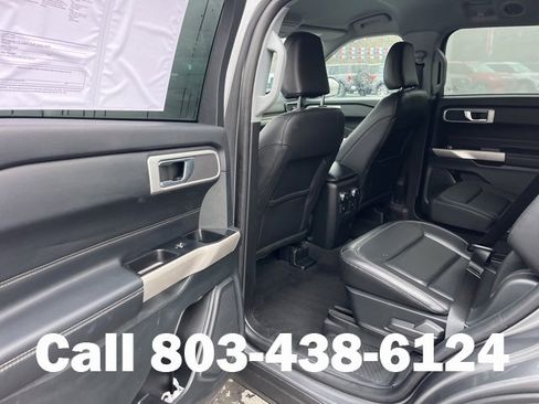 Used 2022 Ford Explorer XLT w/ Equipment Group 202A image 10
