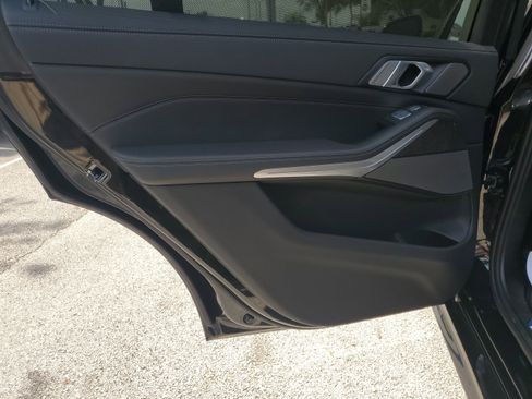 Used 2025 BMW X7 xDrive40i w/ M Sport Package image 13