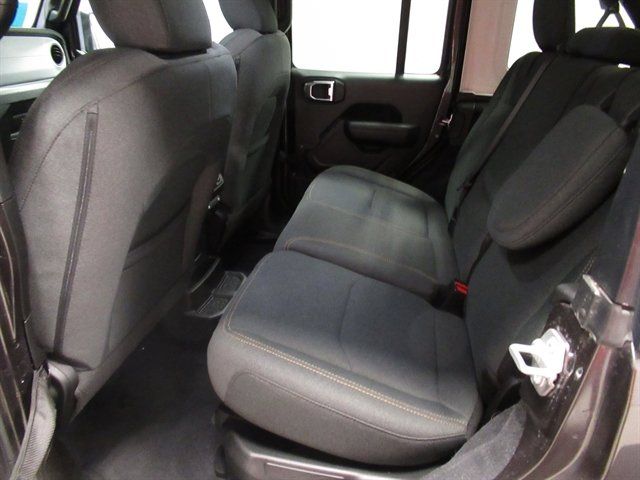 Used 2024 Jeep Wrangler Unlimited AWD/4WD image 19