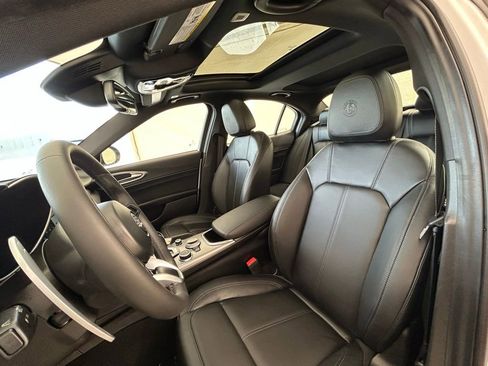 New 2025 Alfa Romeo Giulia w/ Driving Assist Package image 30