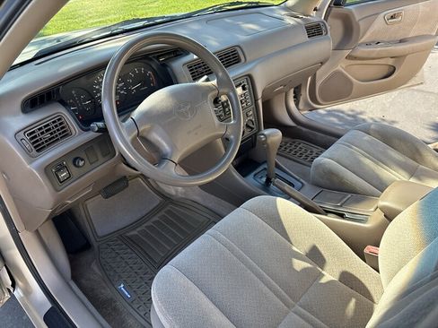 Used 2000 Toyota Camry LE FWD image 23