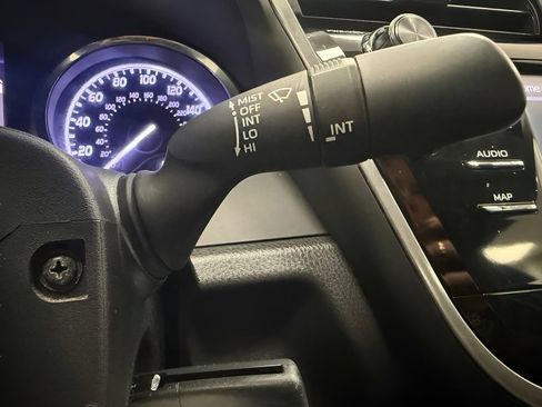 Used 2019 Toyota Camry SE FWD image 21