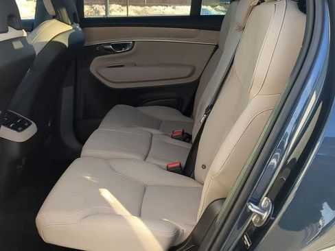 New 2026 Volvo XC90 B6 Plus w/ Protection Package Premier image 18