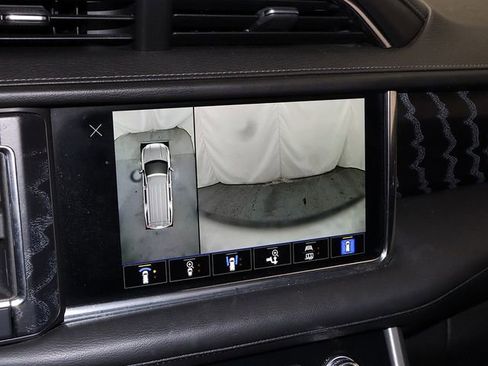 Used 2023 GMC Yukon XL Denali image 21