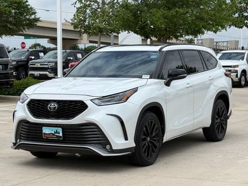 Used 2023 Toyota Highlander XSE image 6