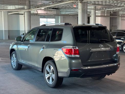 Used 2011 Toyota Highlander Limited w/ Tow Pkg AWD/4WD image 8