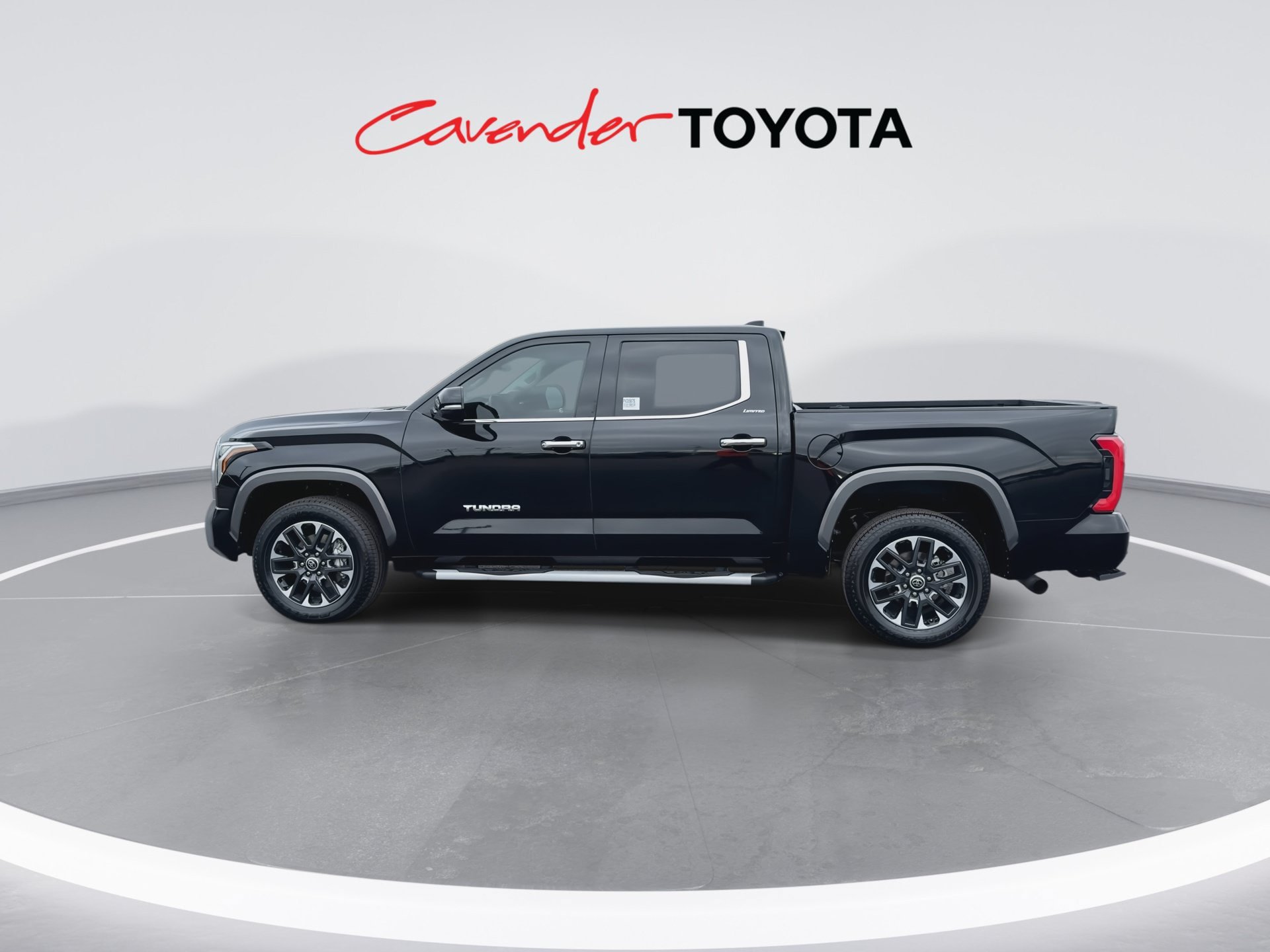 Used 2023 Toyota Tundra Limited AWD/4WD image 5
