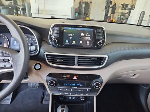 Used 2020 Hyundai Tucson SEL FWD image 16