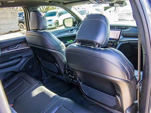 New 2025 Jeep Grand Cherokee Limited image 20