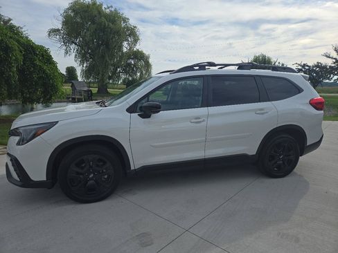 Used 2024 Subaru Ascent Onyx Edition Limited AWD/4WD image 2