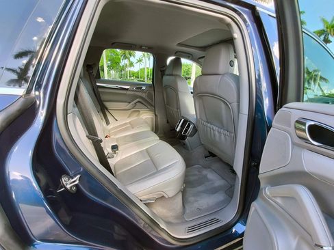Used 2014 Porsche Cayenne AWD/4WD image 15