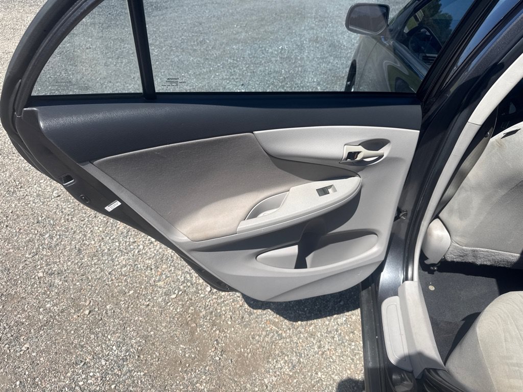Used 2013 Toyota Corolla L FWD image 13