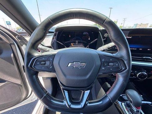 Used 2024 Chevrolet Trax RS FWD image 21