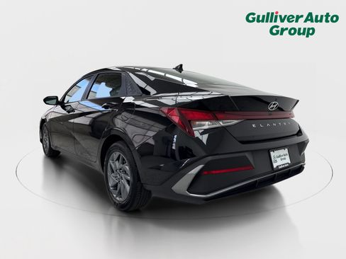 Used 2024 Hyundai Elantra SEL FWD image 5