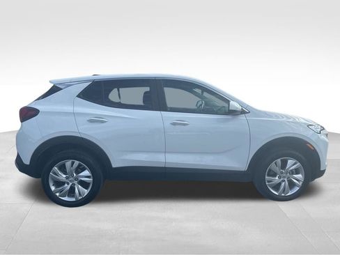 Used 2025 Buick Encore GX Preferred AWD/4WD image 2