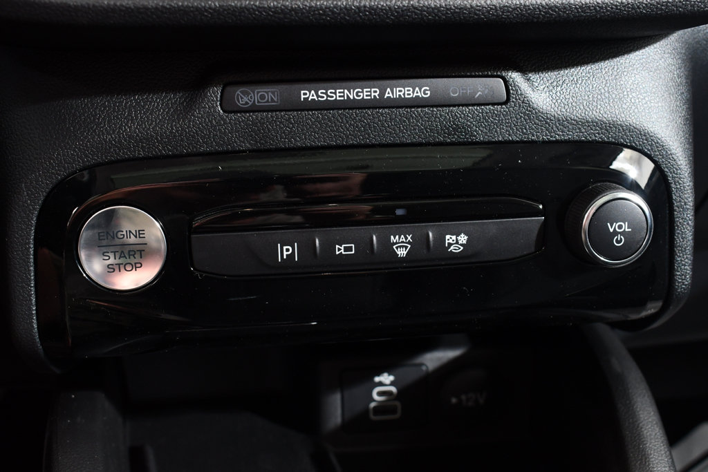 New 2025 Ford Escape SE w/ PHEV Premium Package FWD image 31