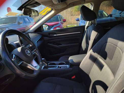 Used 2021 Nissan Altima 2.5 SV w/ SV Premium Package image 12