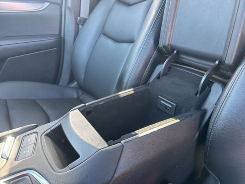 Used 2023 Cadillac XT6 Luxury image 35